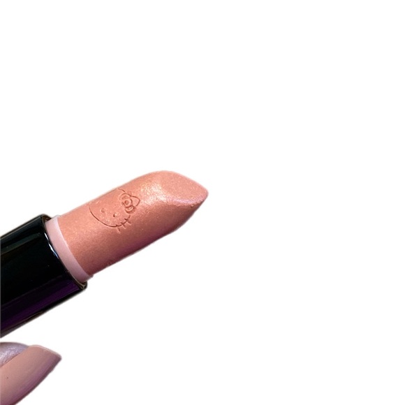 MAC Hello Kitty Lipstick in Cute Ster - Picture 10 of 11